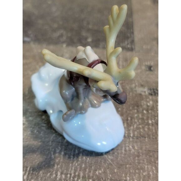 Disney McDonalds 2019 sven frozen reindeer toy figure - Picture 3 of 5